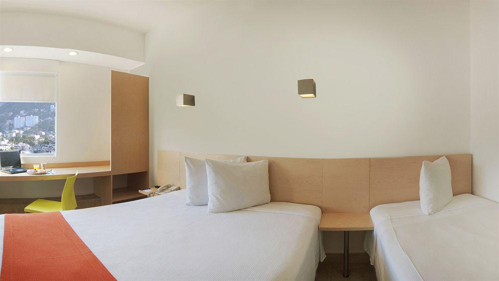 One Acapulco Costera Hotel Exterior photo